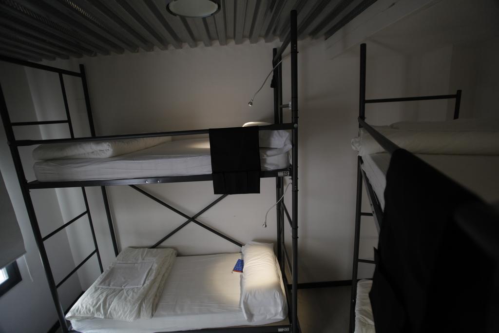 Traveller Box Hostel Sevilha Exterior foto
