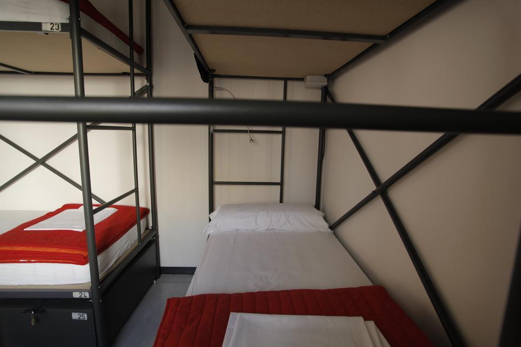 Traveller Box Hostel Sevilha Exterior foto